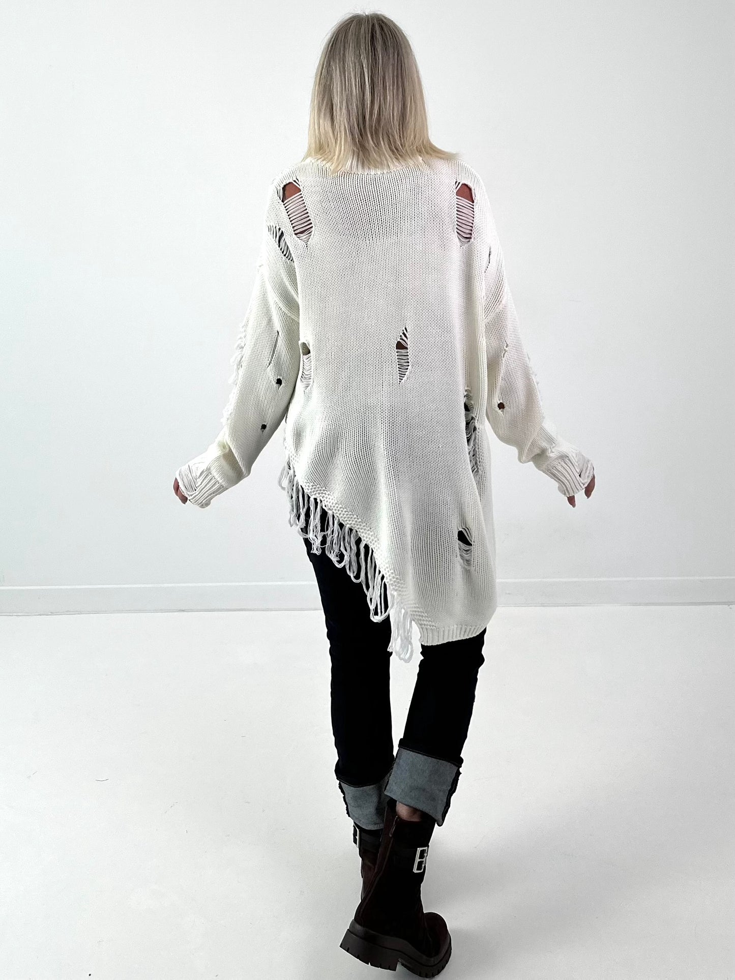 Destroyed sweater model "Broken Line" - ecru
