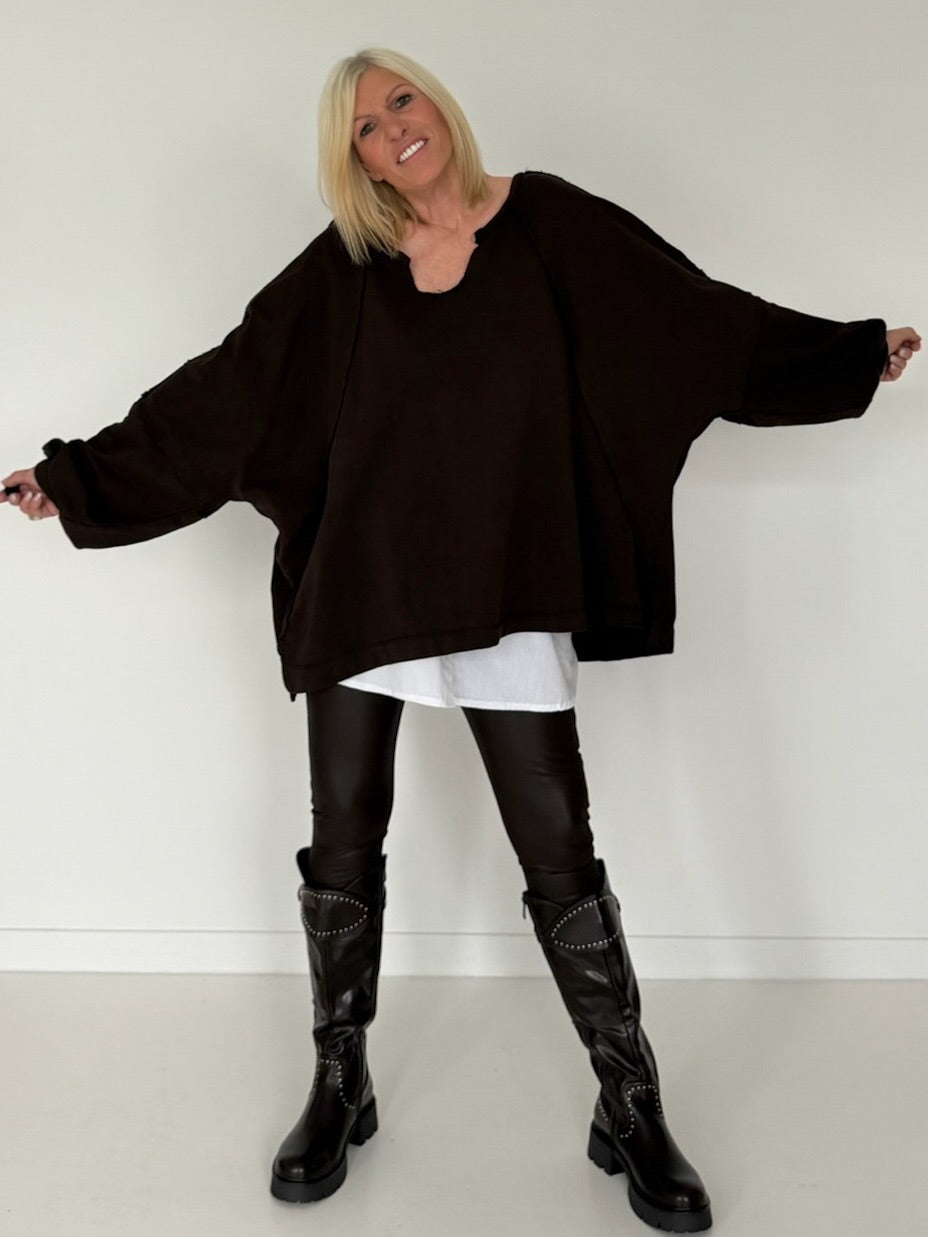 Oversized Sweater mit V-Neck und Inside-Out-Nähten - mokka ( lieferbar ab ca. 16.10.26)