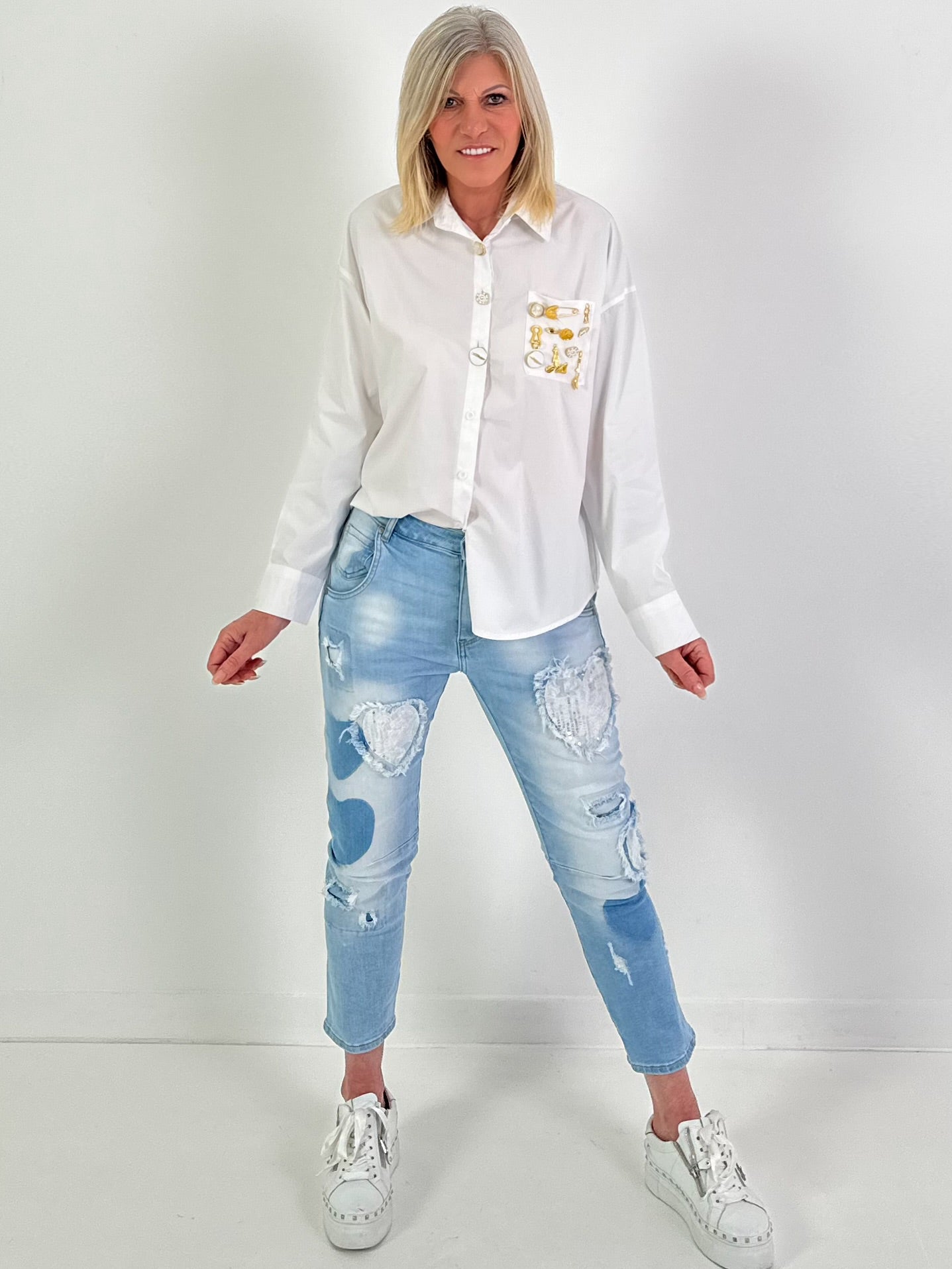 Blouse model "Signature Charm" - white