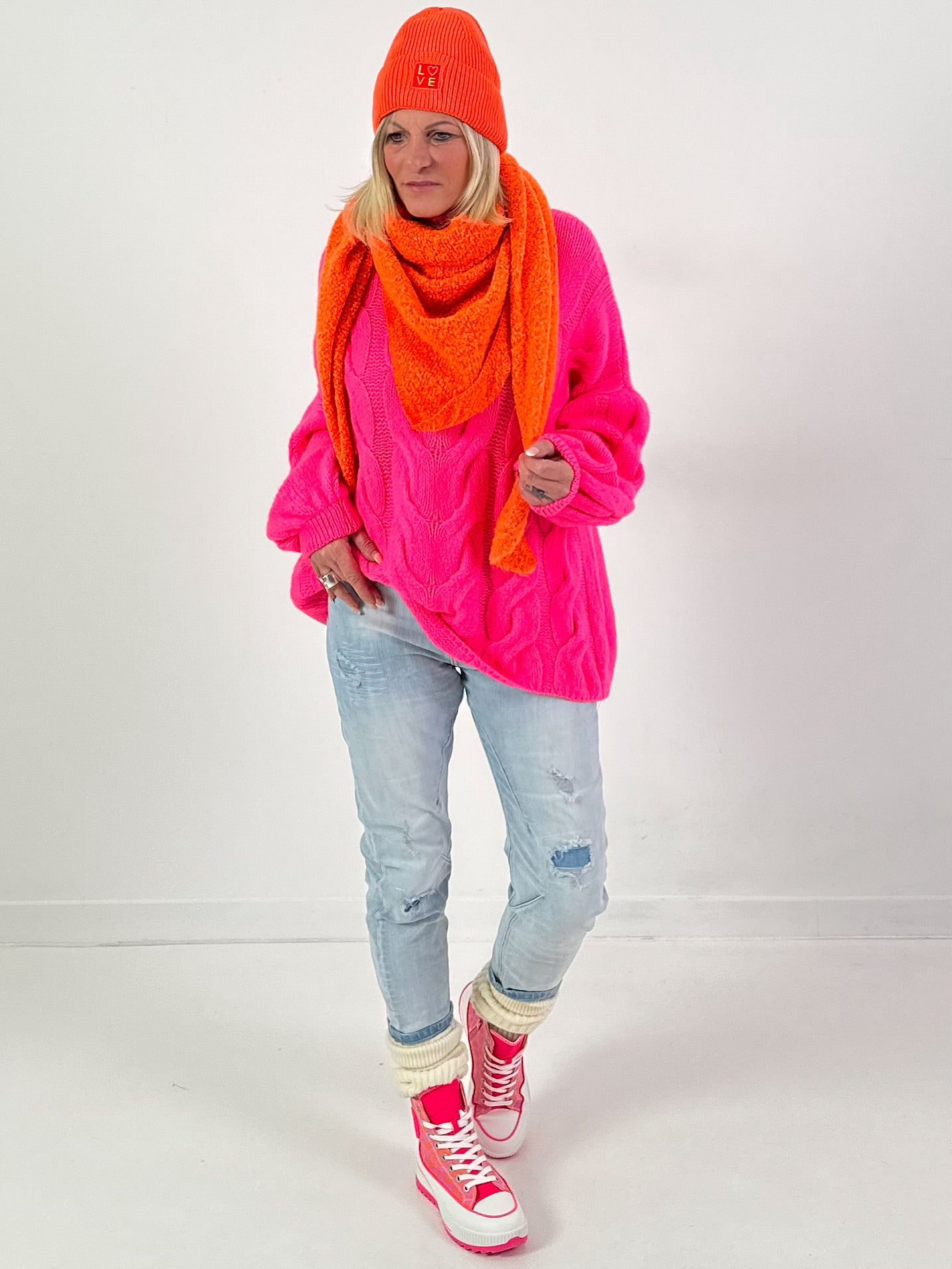 Lässiger Pullover mit Zopfmuster Modell "Pure Cable" - neonpink