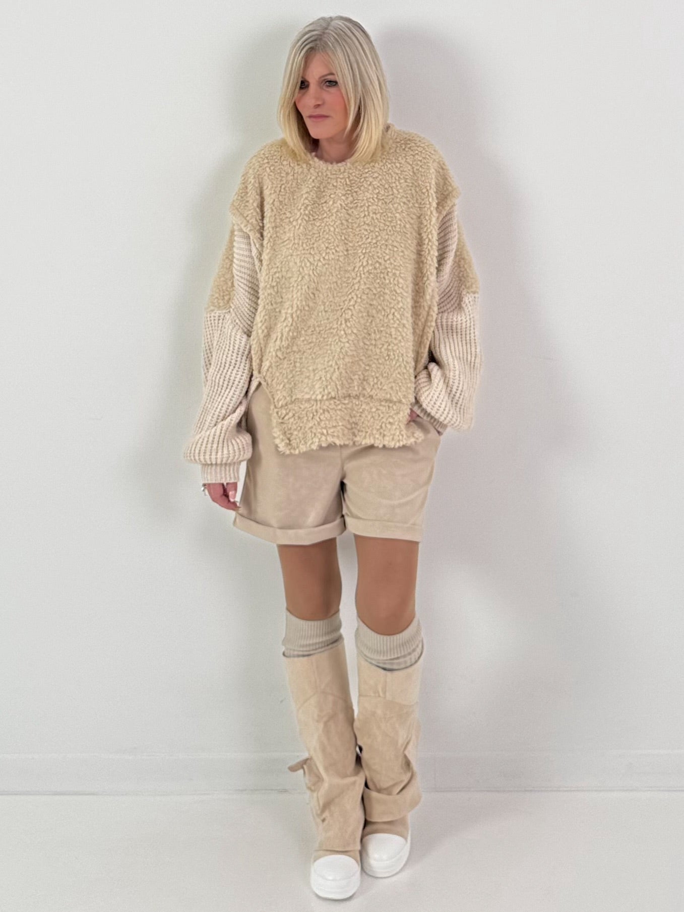 Trui model "Cloud Hug" - beige