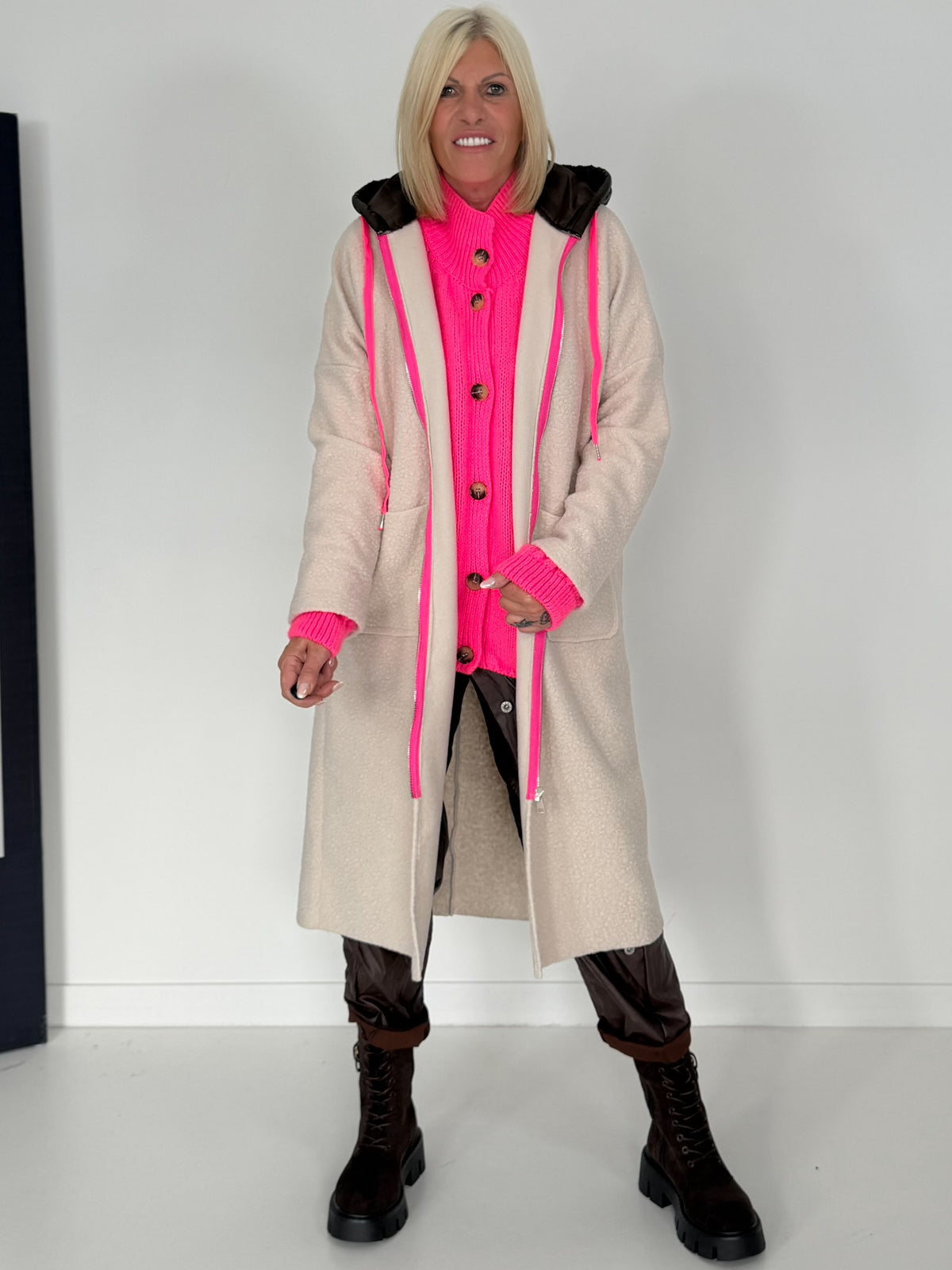 Teddy curl coat with neon accents - beige