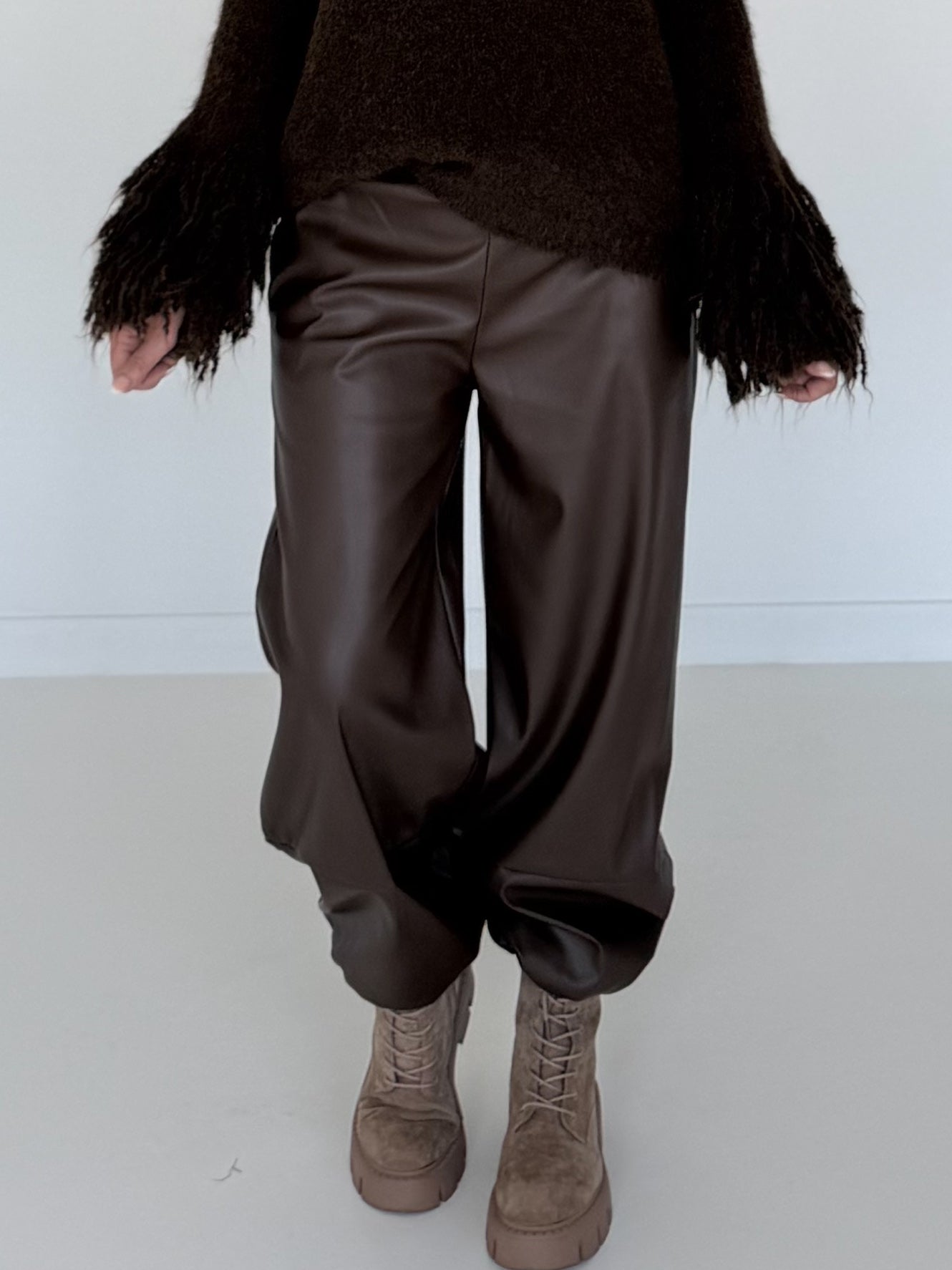 Vegane Lederhose 2 Looks - mokka