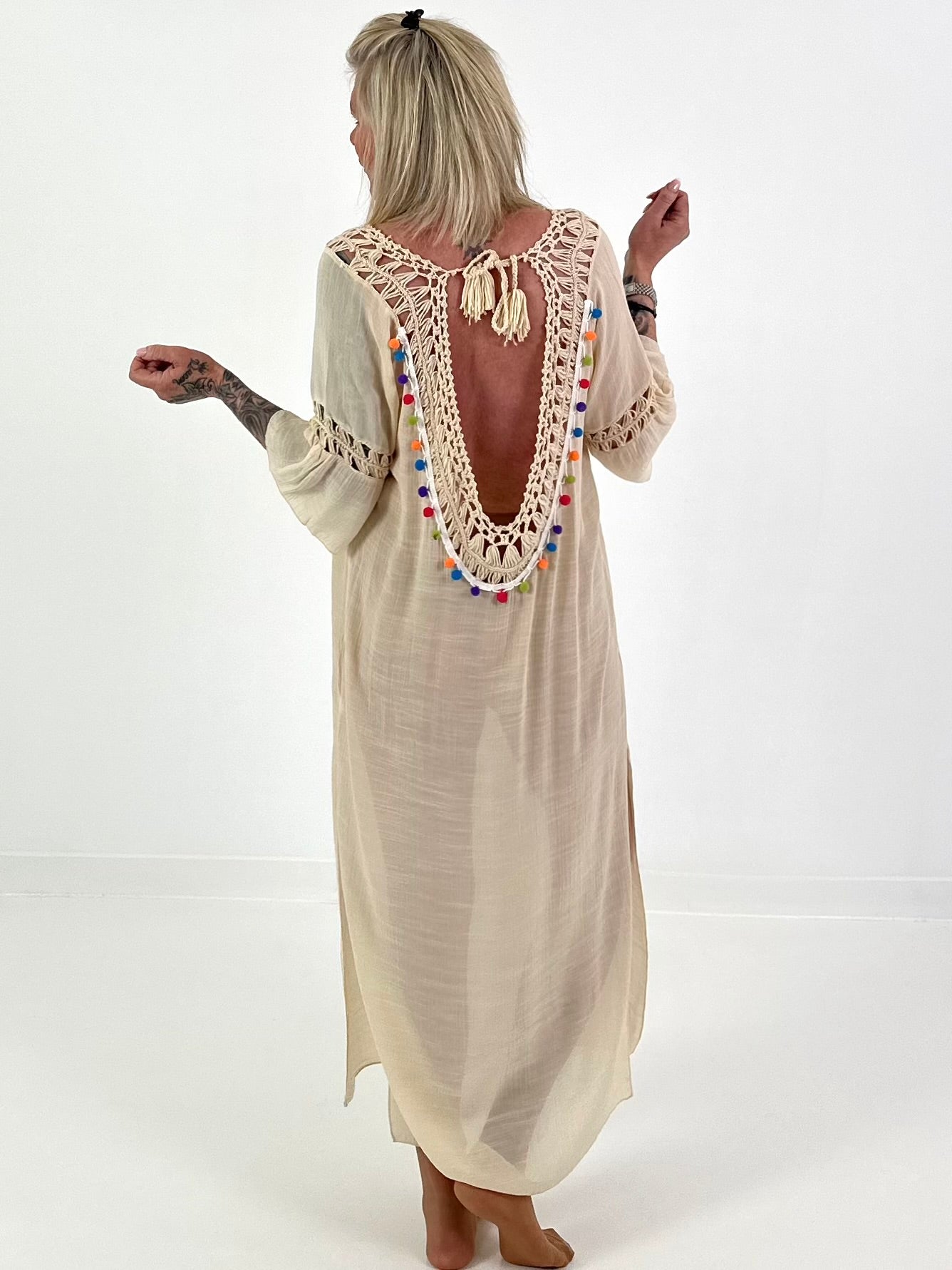 Ibiza Kleid mit Häkeleinsätzen - beige