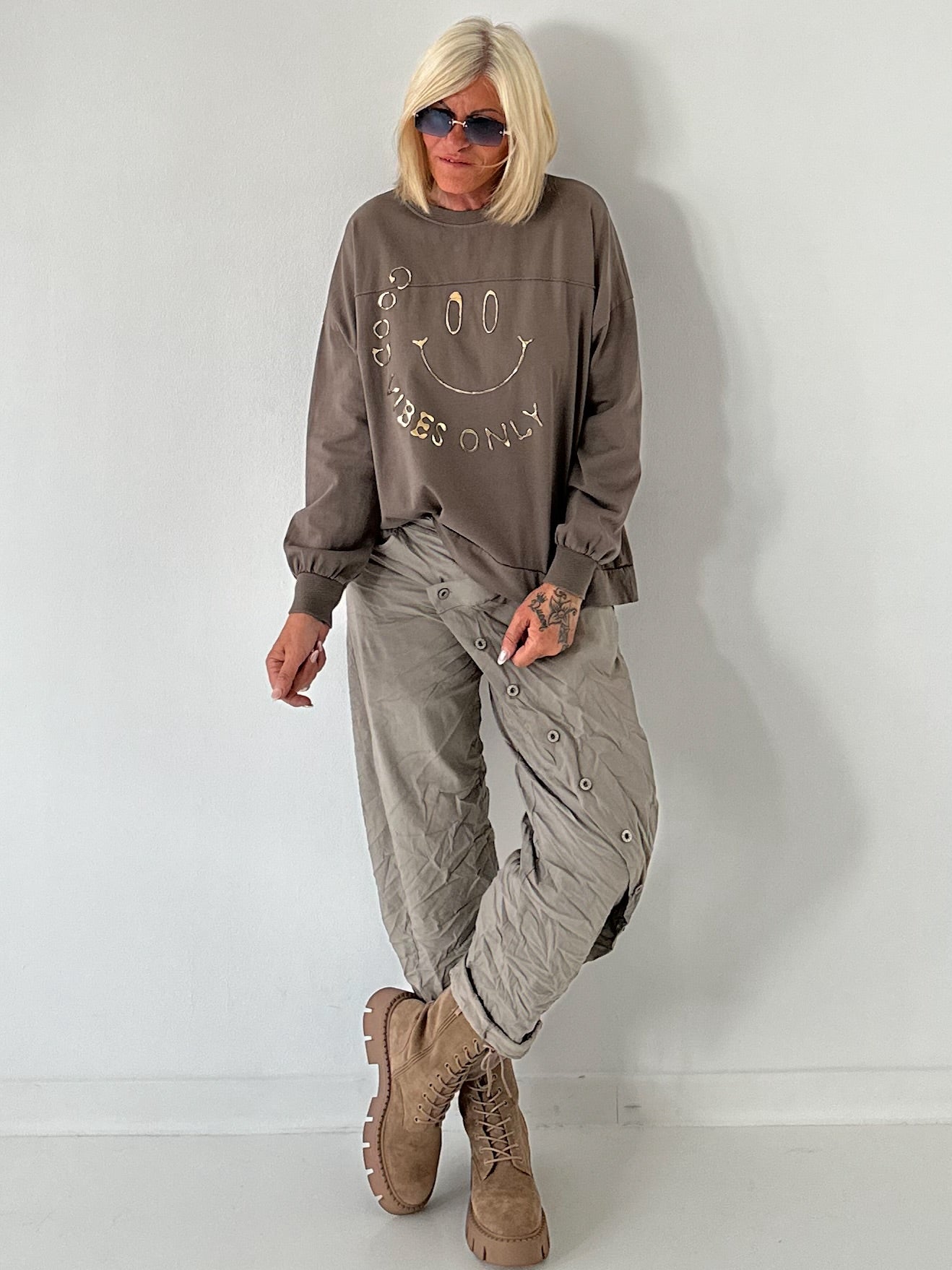 Sweater Good vibes only - taupe