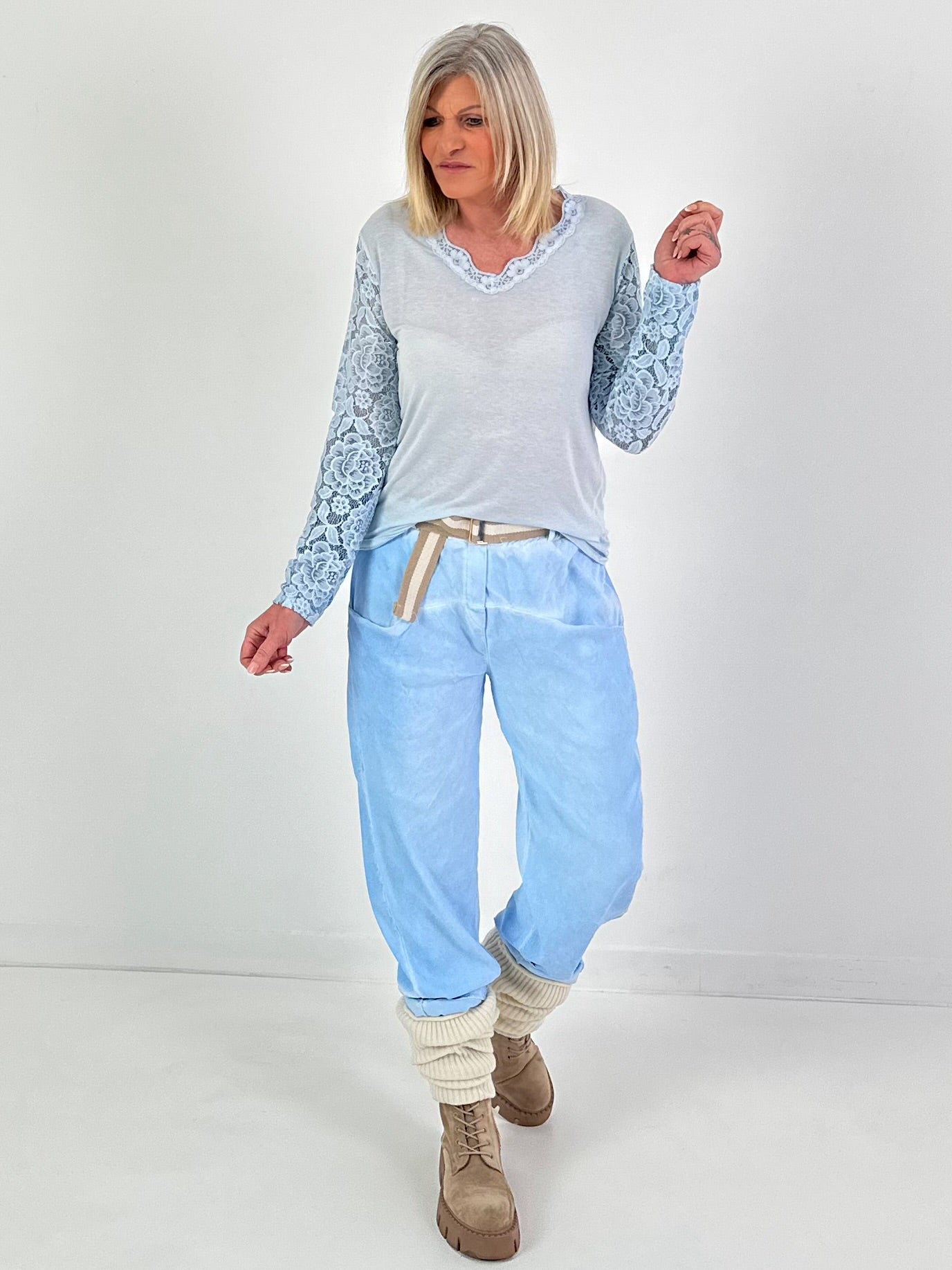 Shirt mit Spitze - hellblau