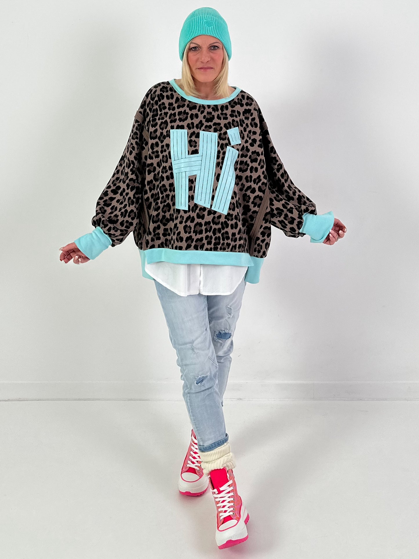 Sweater model "Hi Cat" - leo-light blue