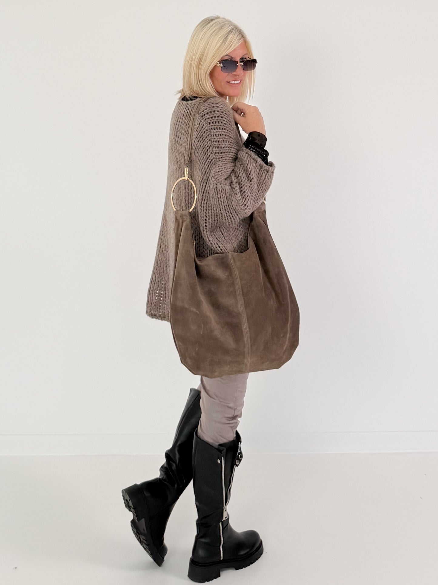 Vegane Lederhose mit Patch - taupe
