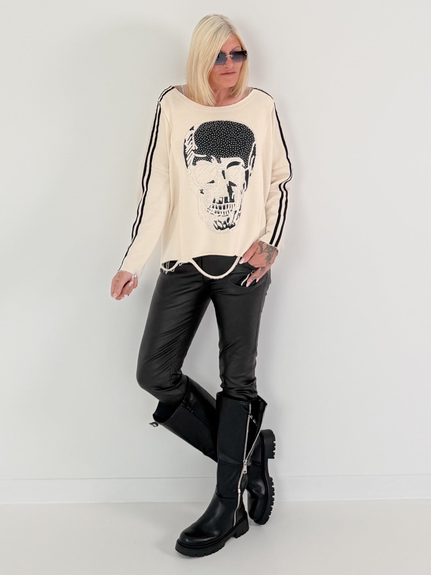 Sweater Skull with rhinestone details and cut-outs - beige