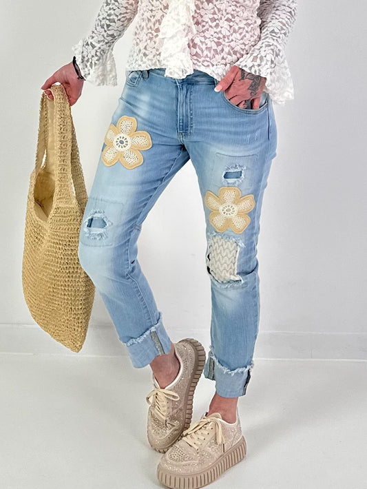 Jeans mit Häkel- und Spitzenelementen - denim