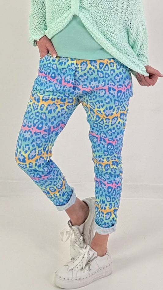 Hose mit Leo Print - blau-mehrfarbig
