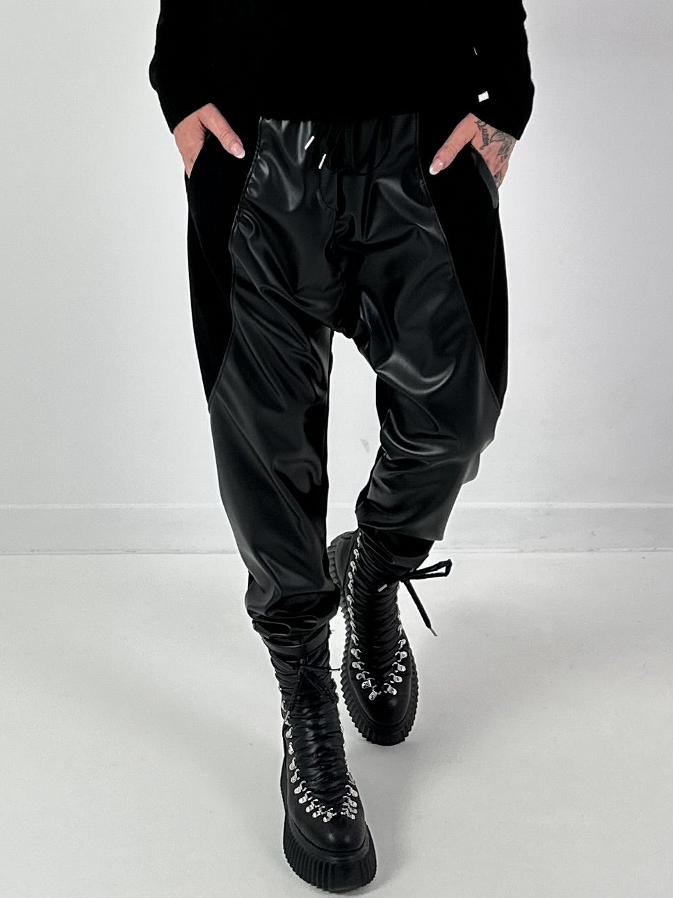 Baggy broek model "Love Duo" - zwart