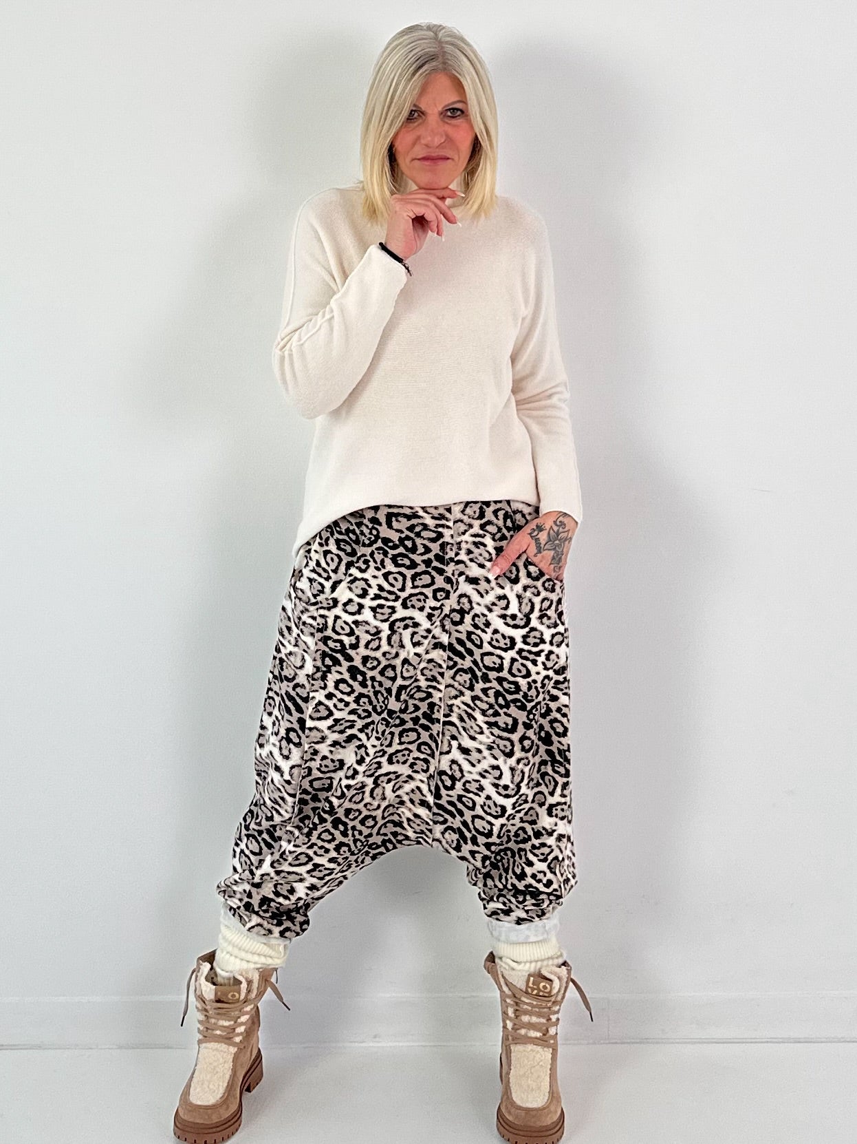 Harem pants model "Deep&amp;Wild" - beige-multicoloured