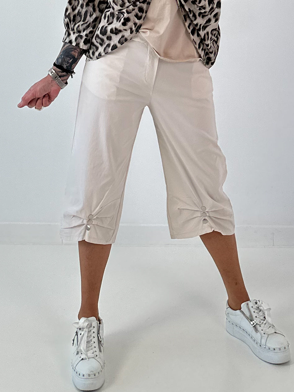 Hose mit Druckknöpfen Details - beige