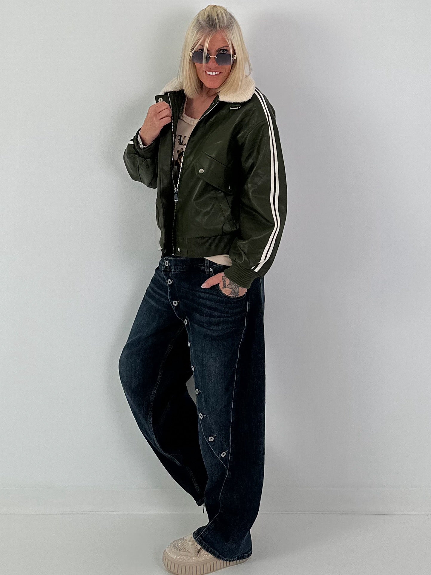 Stylish pilot jacket in leather look - olive