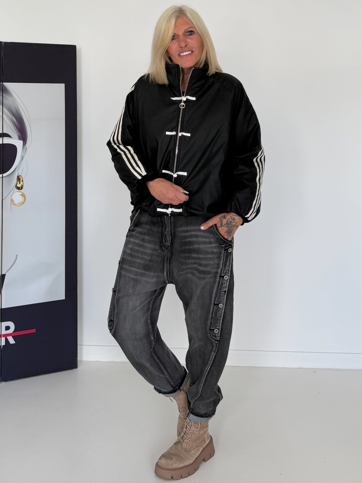 Bomberjacke in Lederoptik - schwarz