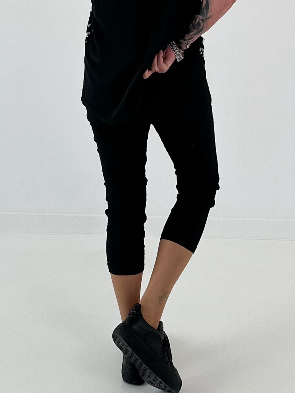 Capri Hose mit Leo Strass - schwarz