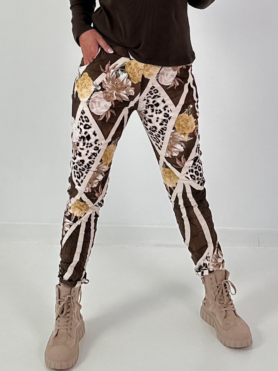 Hose in Wildleder-Optik mit Print Mix - leo - mokka