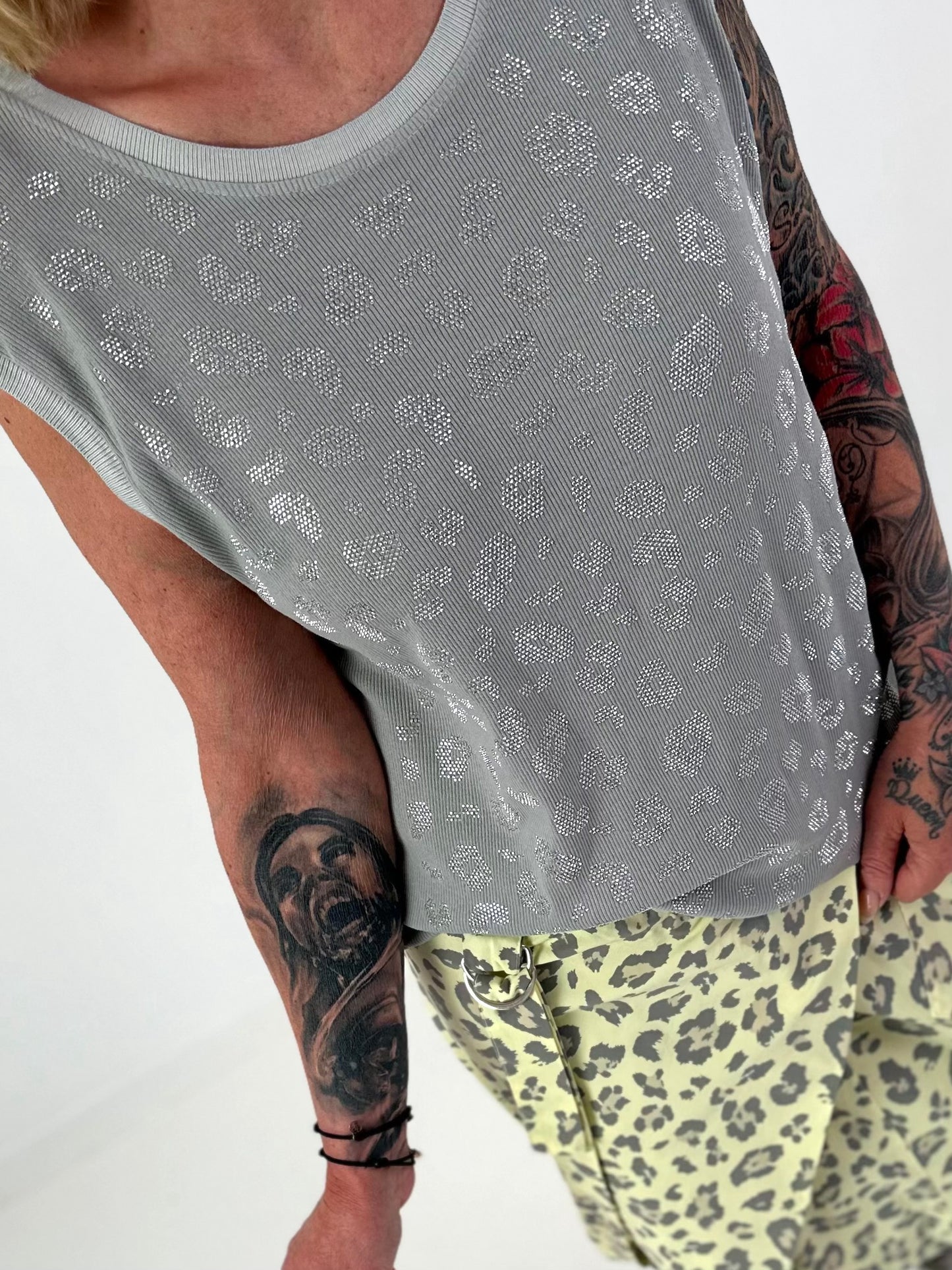 Ribbed Glitter Leopard Top - Gray