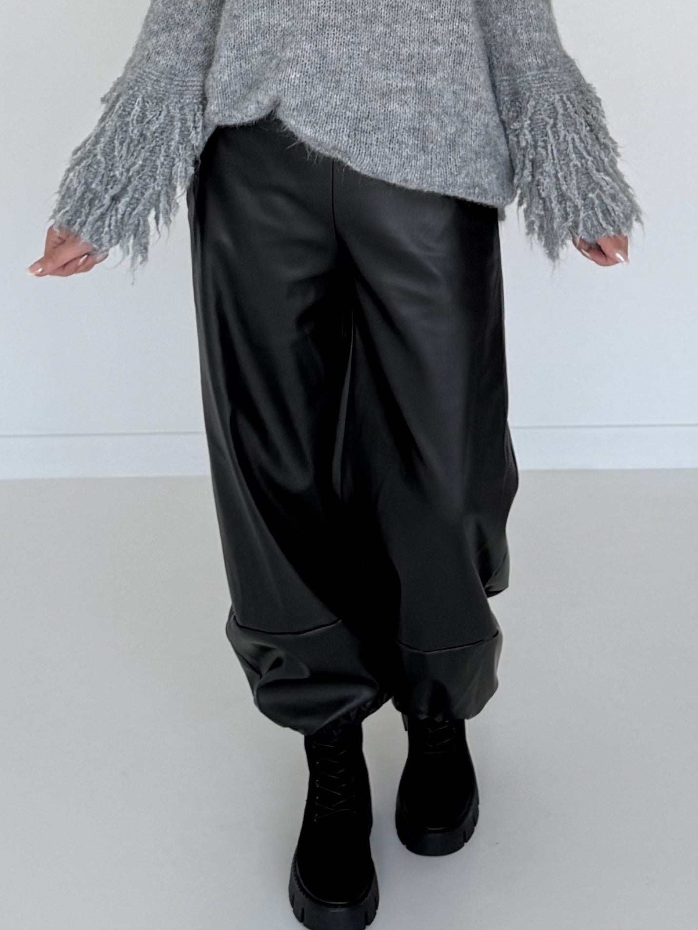 Vegane Lederhose 2 Looks - schwarz