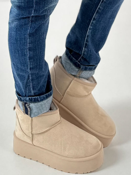 Cozy low boot model “Cloudie” - beige