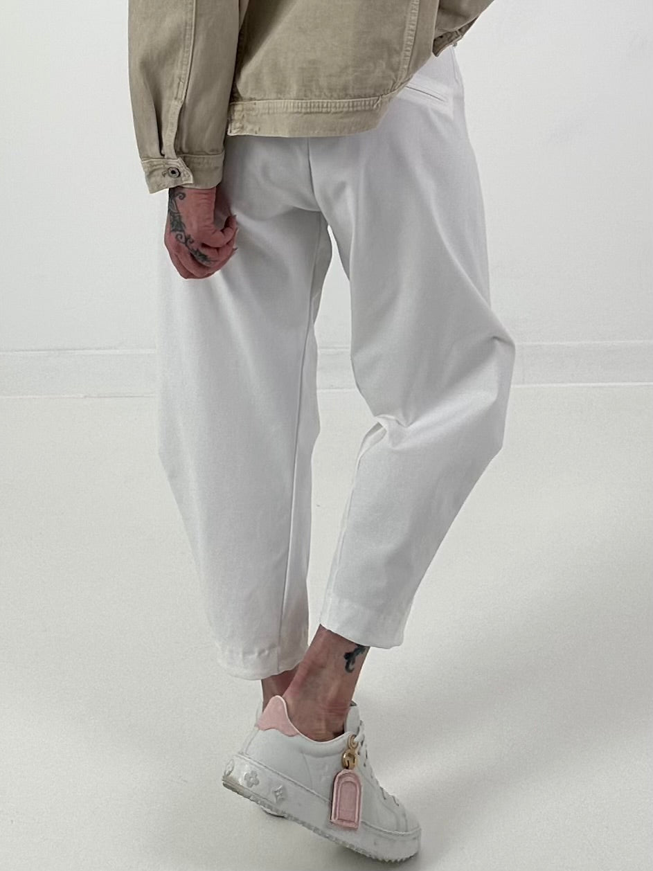 Ballonhose mit asymmetrischer Naht - weiss