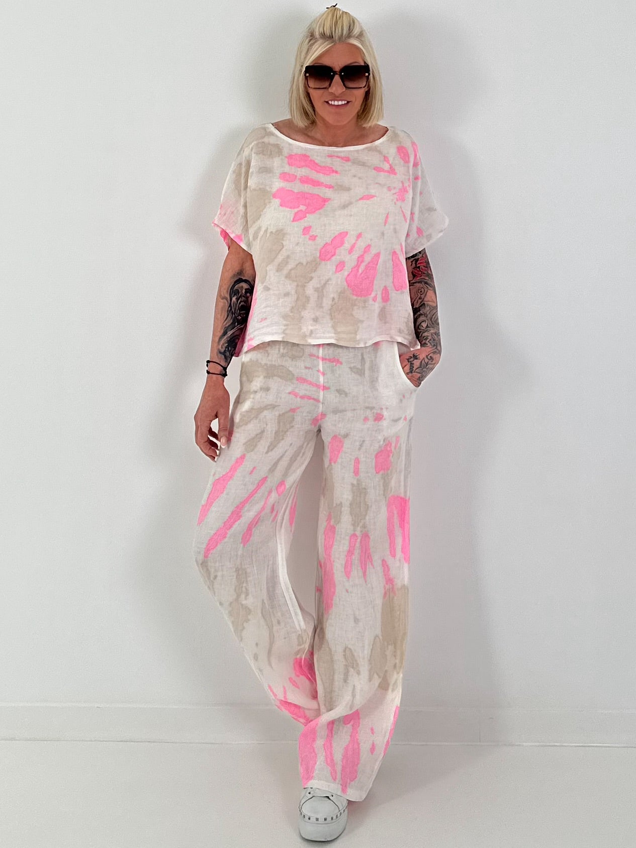 Short Linen Shirt with Tie-Dye Pattern - white-neon pink-beige