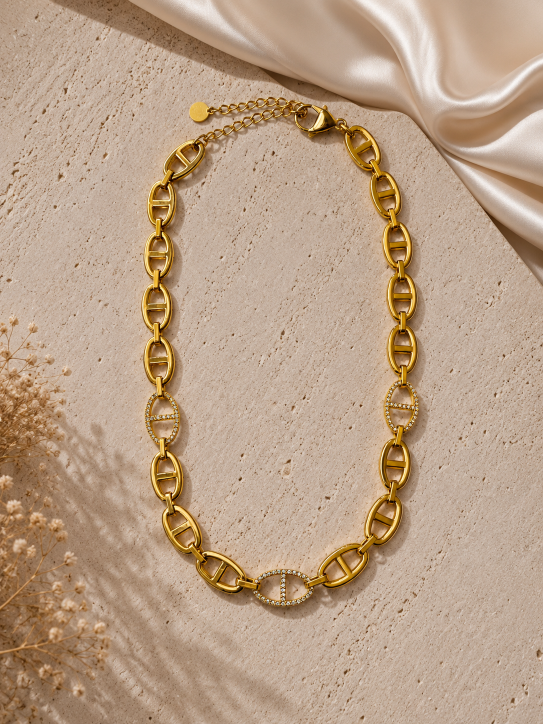 Giuno Necklace with Rhinestone Details - Gold