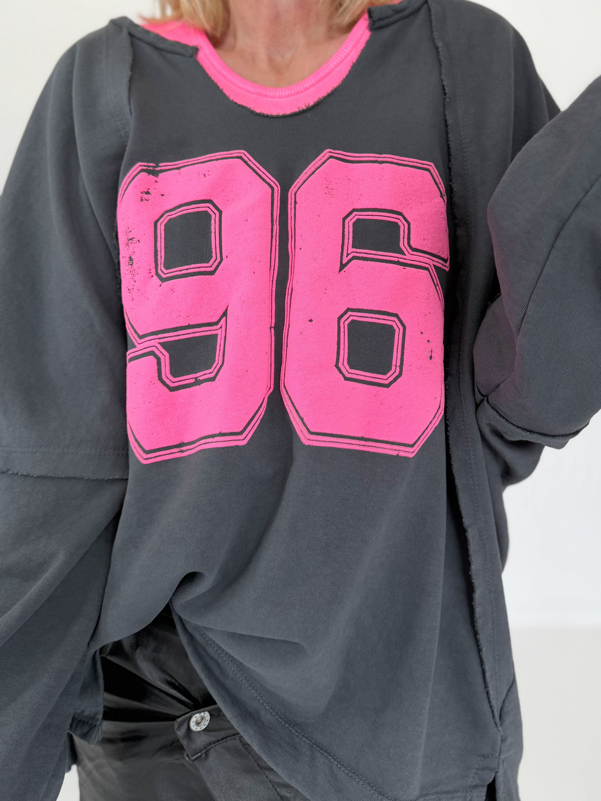 Sweater 96 - anthrazit-neonpink