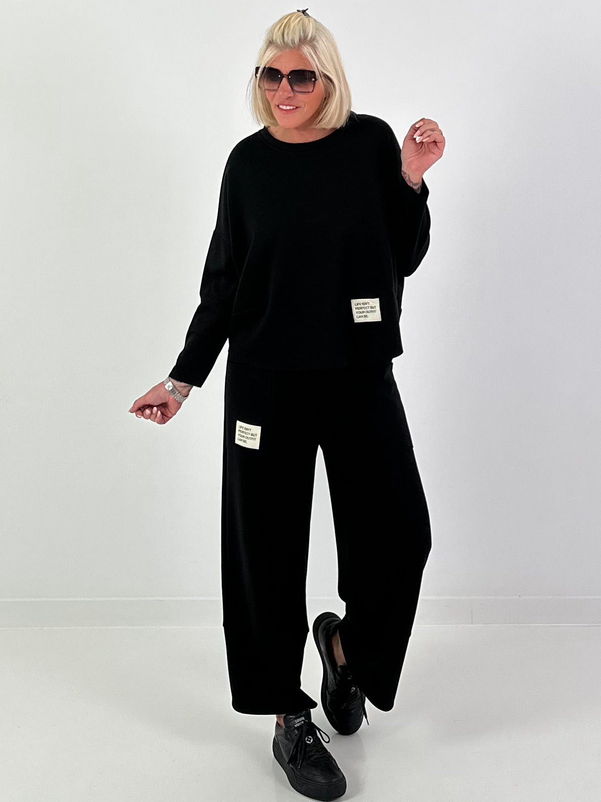 Zweiteiler mit Statement Patch - schwarz