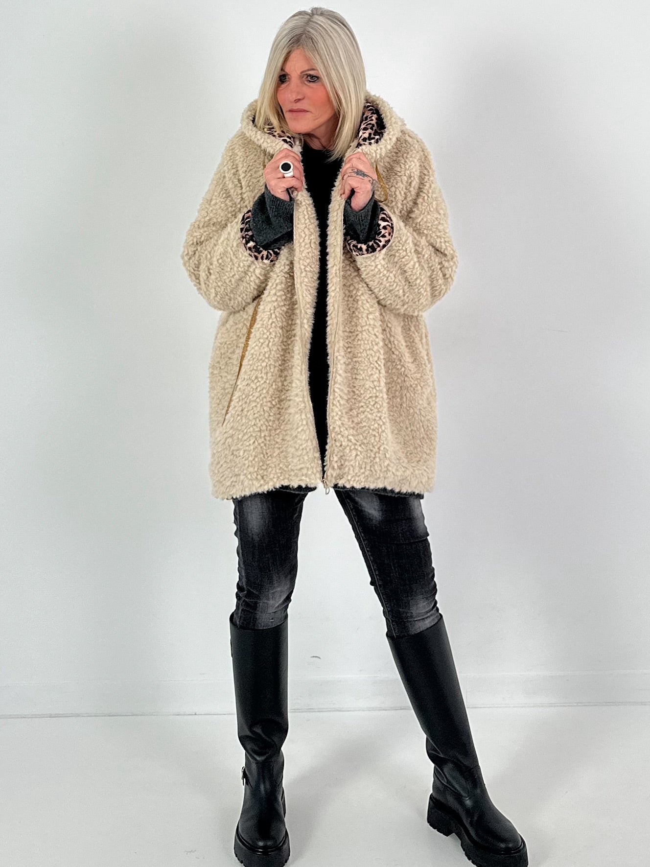 Capuchonjack, model "Hooded Ted" - beige