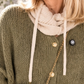 Kuschelige Oversized Strickjacke mit Außennähten - oliv