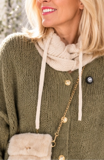 Kuschelige Oversized Strickjacke mit Außennähten - oliv