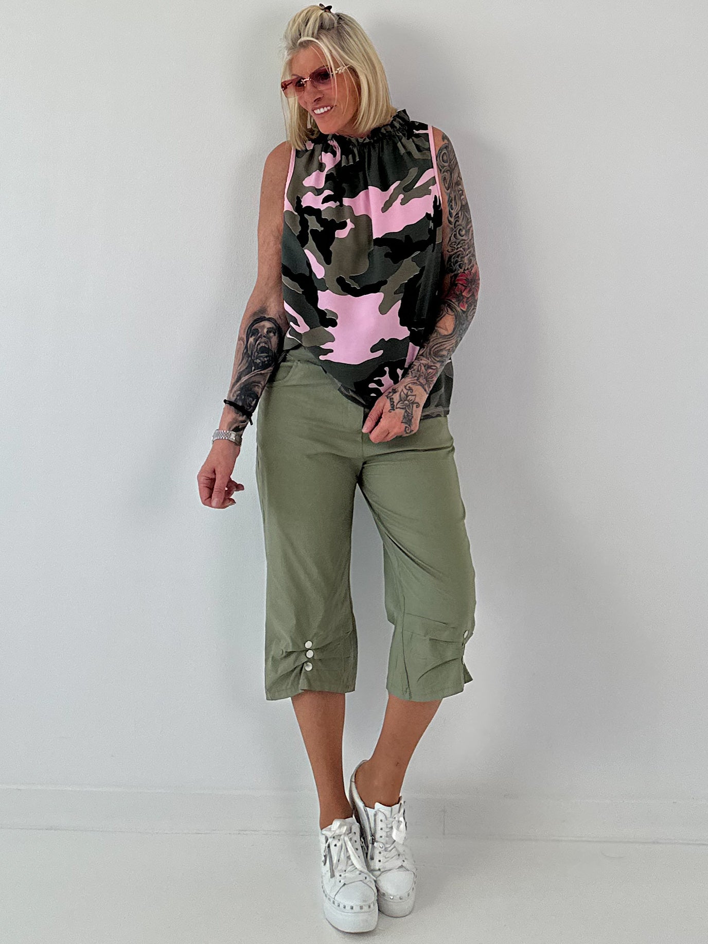 Striped top with ruffled collar - taupe-dark brown