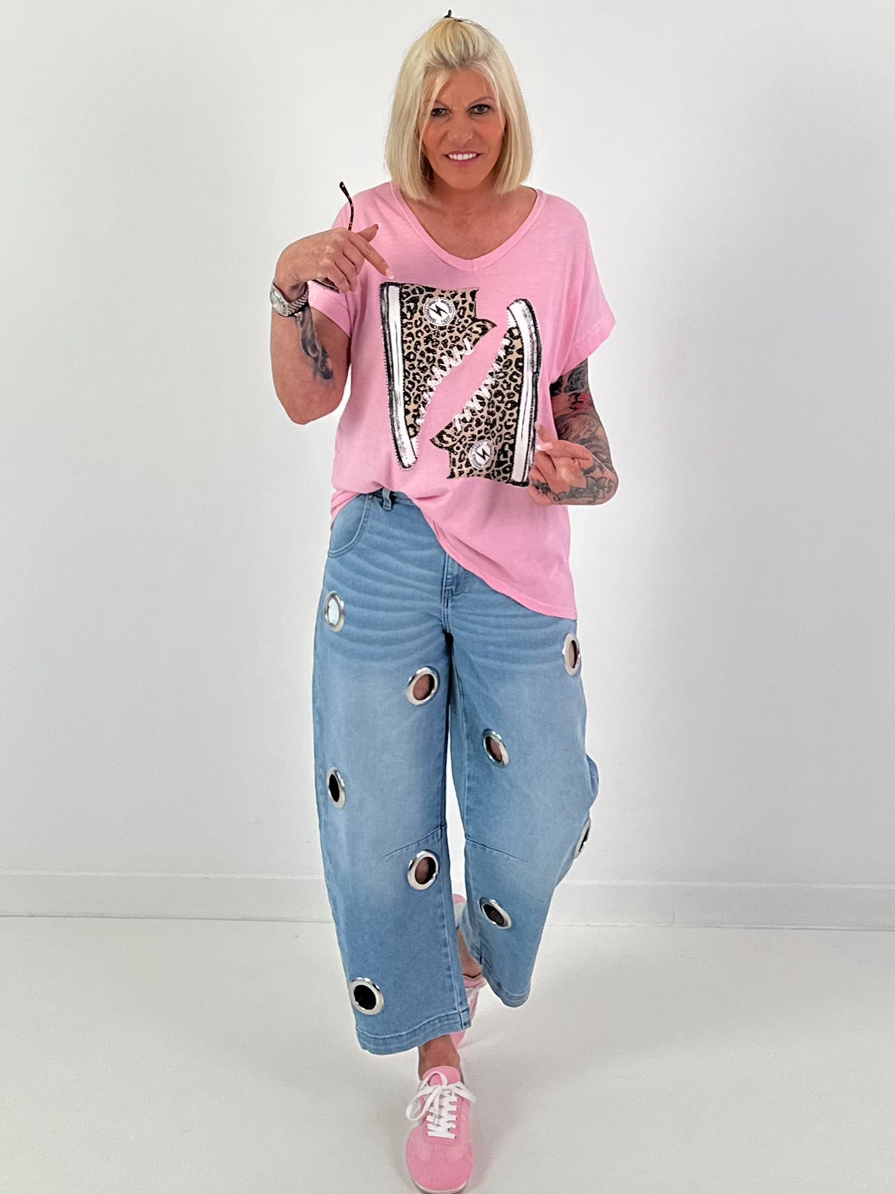 T-Shirt with leopard shoe print - pink