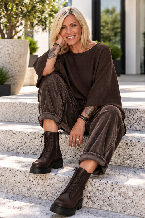 Sweater with turned-up sleeves - mocha