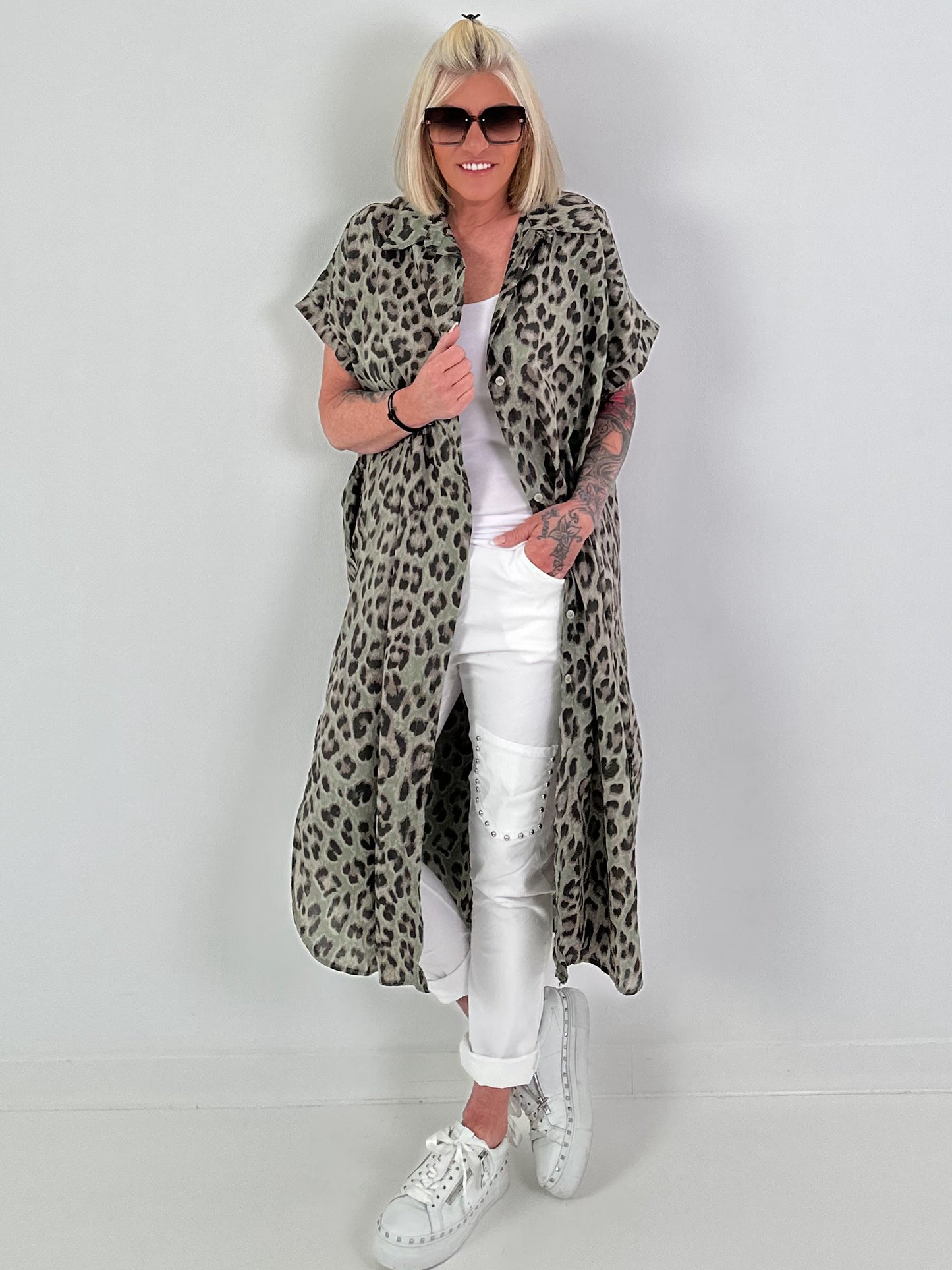Hose mit Nieten und Paillettendetails - weiss