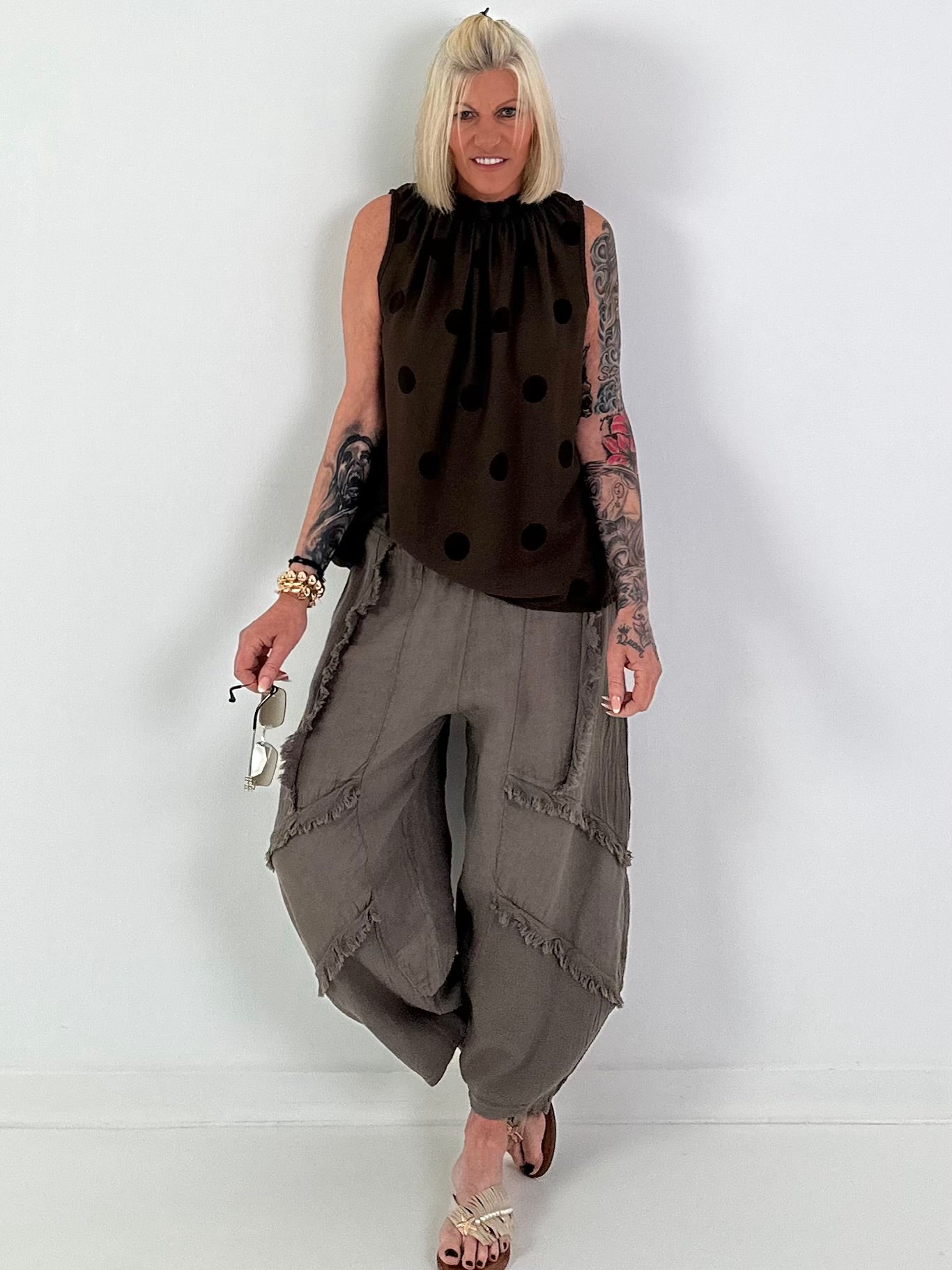 Polka dot top with ruffled collar - chocolate dark brown