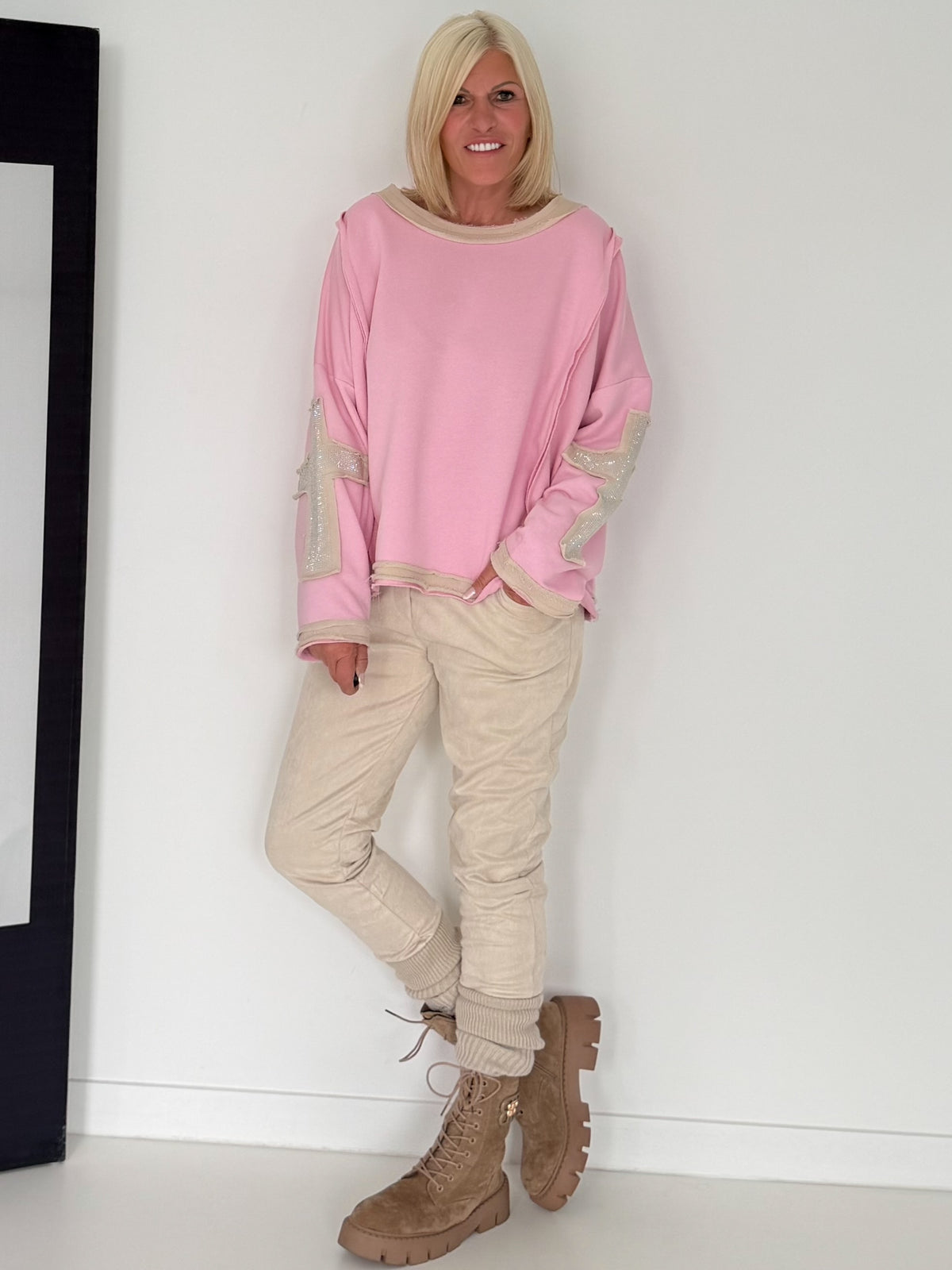 Oversized Sweater mit Strasskreuz - rosa-beige