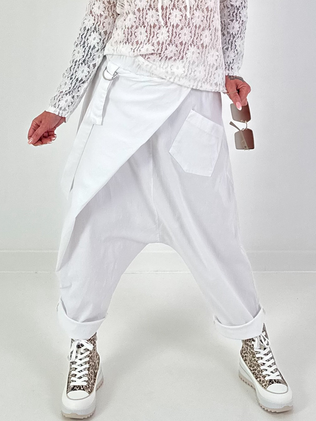 Baggy Trousers with Overlay - white