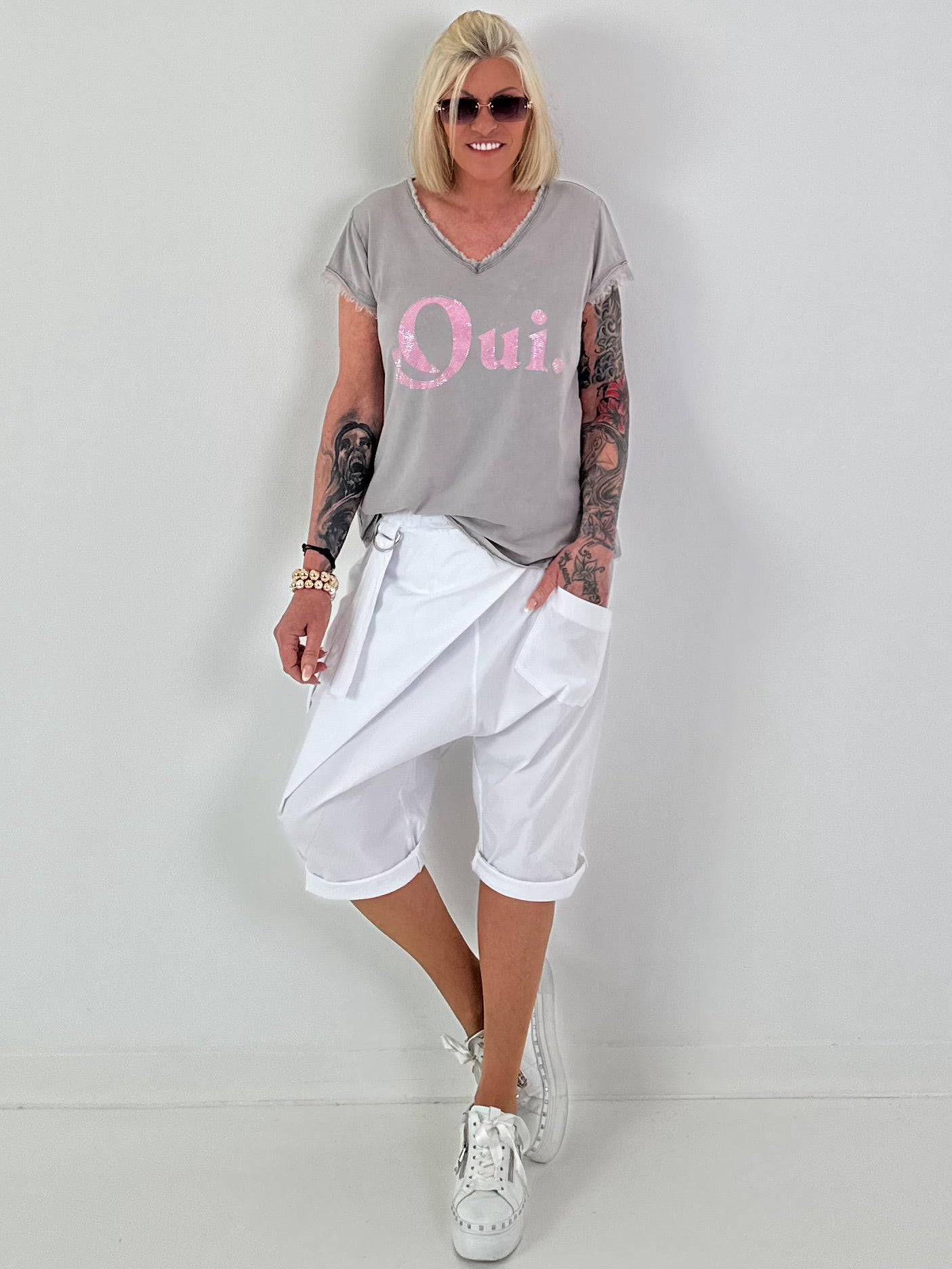 Short baggy shorts with overlap - white