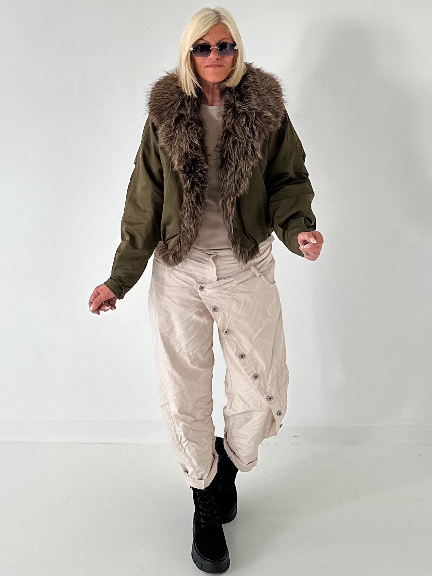 Jacke mit Fellkragen - oliv