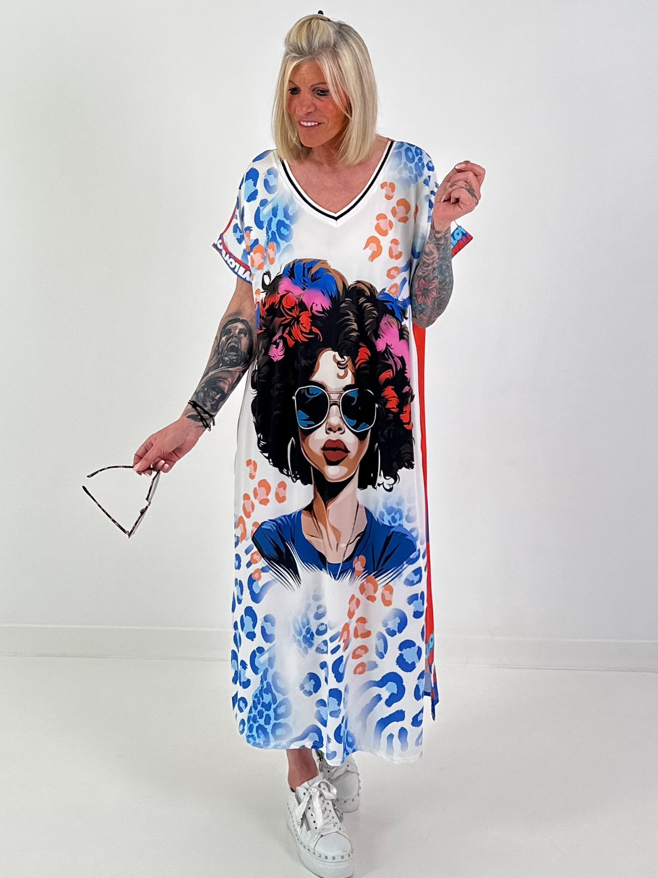 Kleid mit print-Mix - weiss-blau-mehrfarbig
