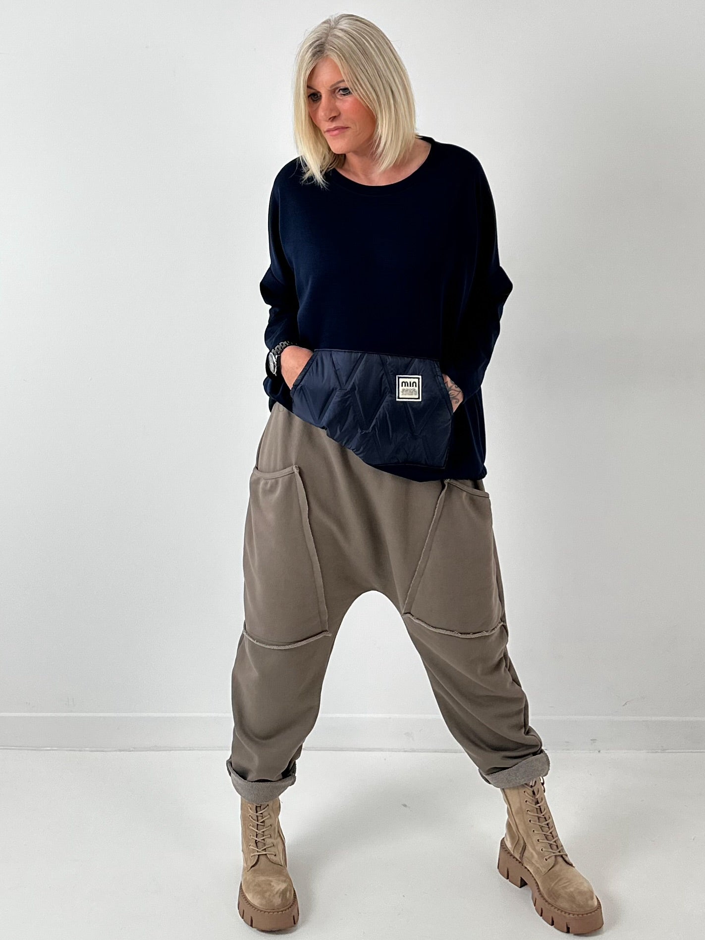 Sweatshirt model "Metro Chic" - midnight blue