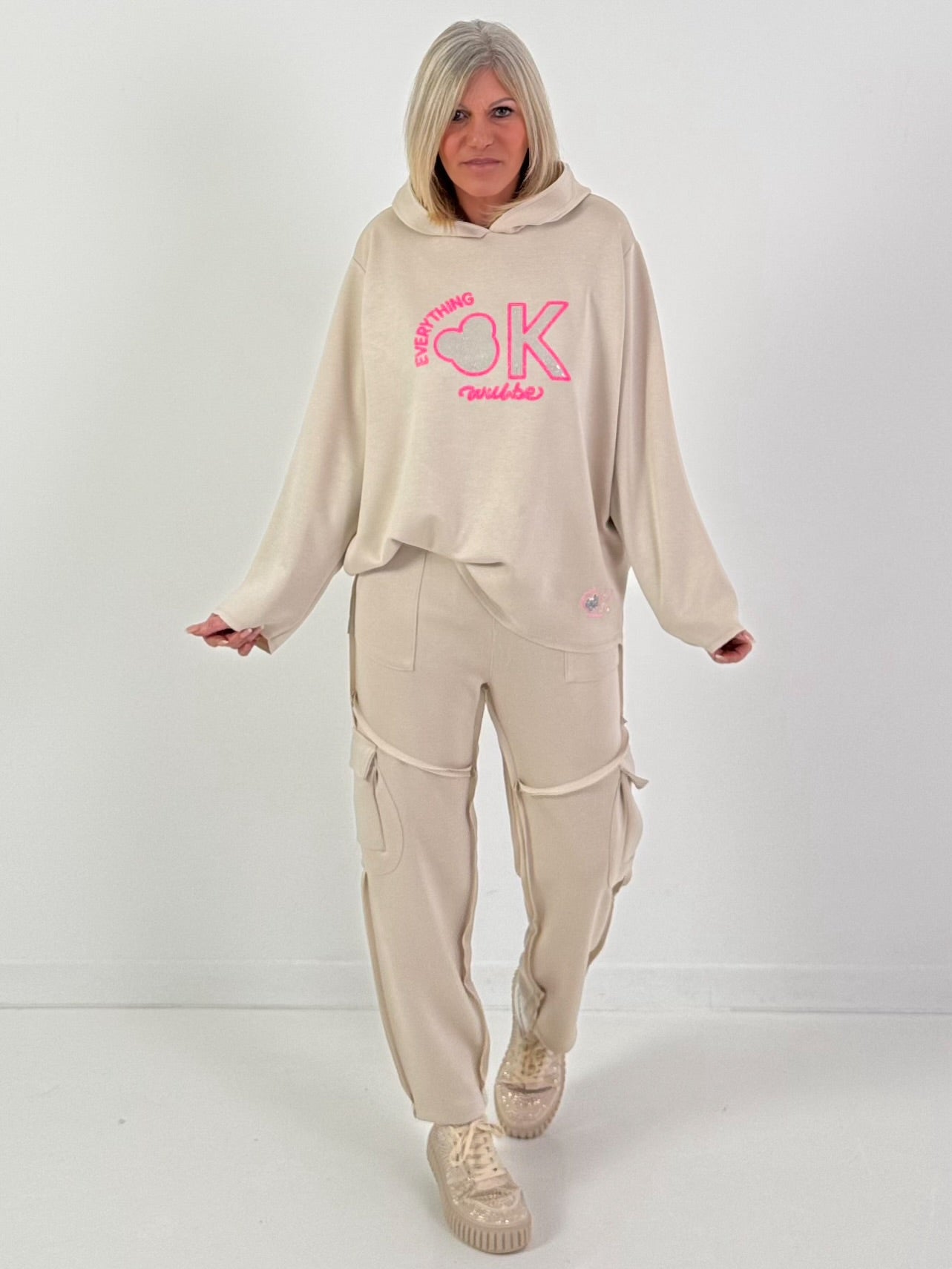 Hose Modell "Blush Motion" - beige