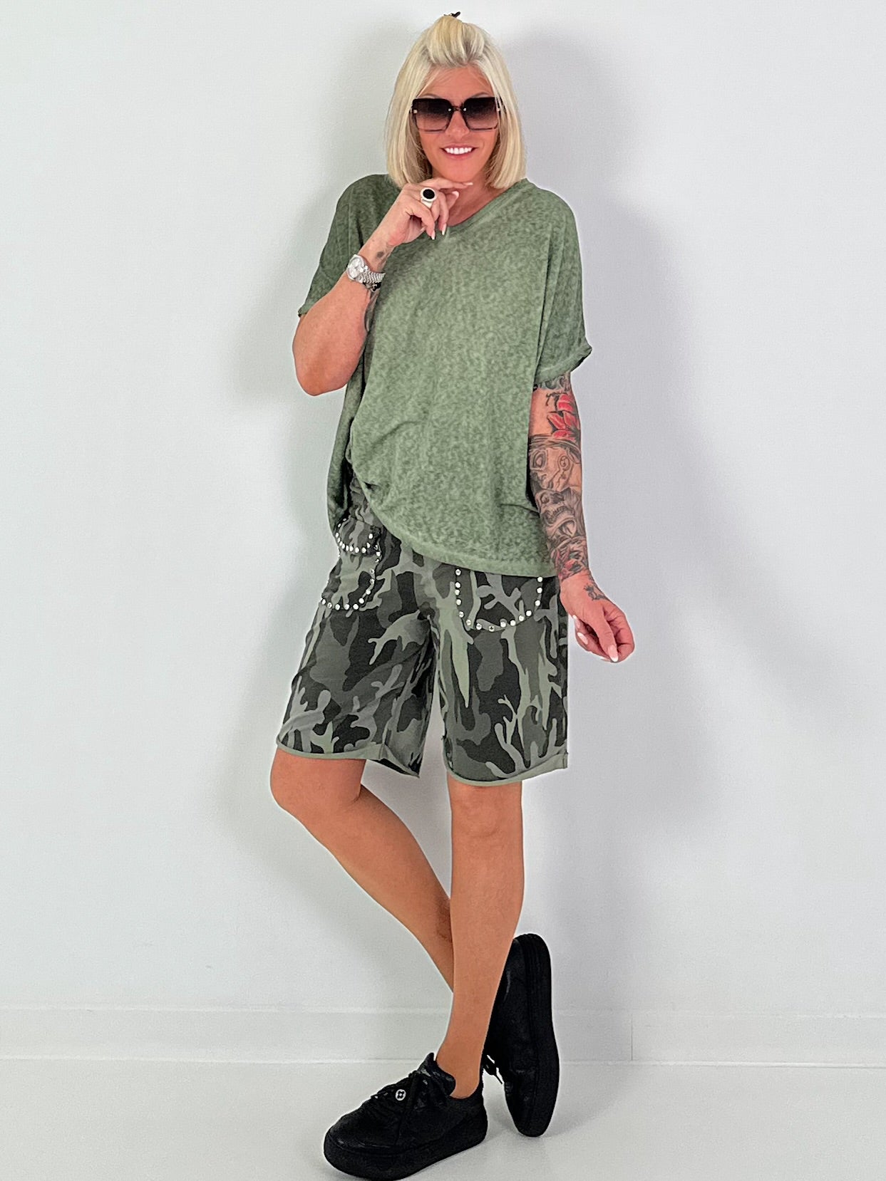 Feinstrick T-Shirt mit V-Ausschnitt - khaki