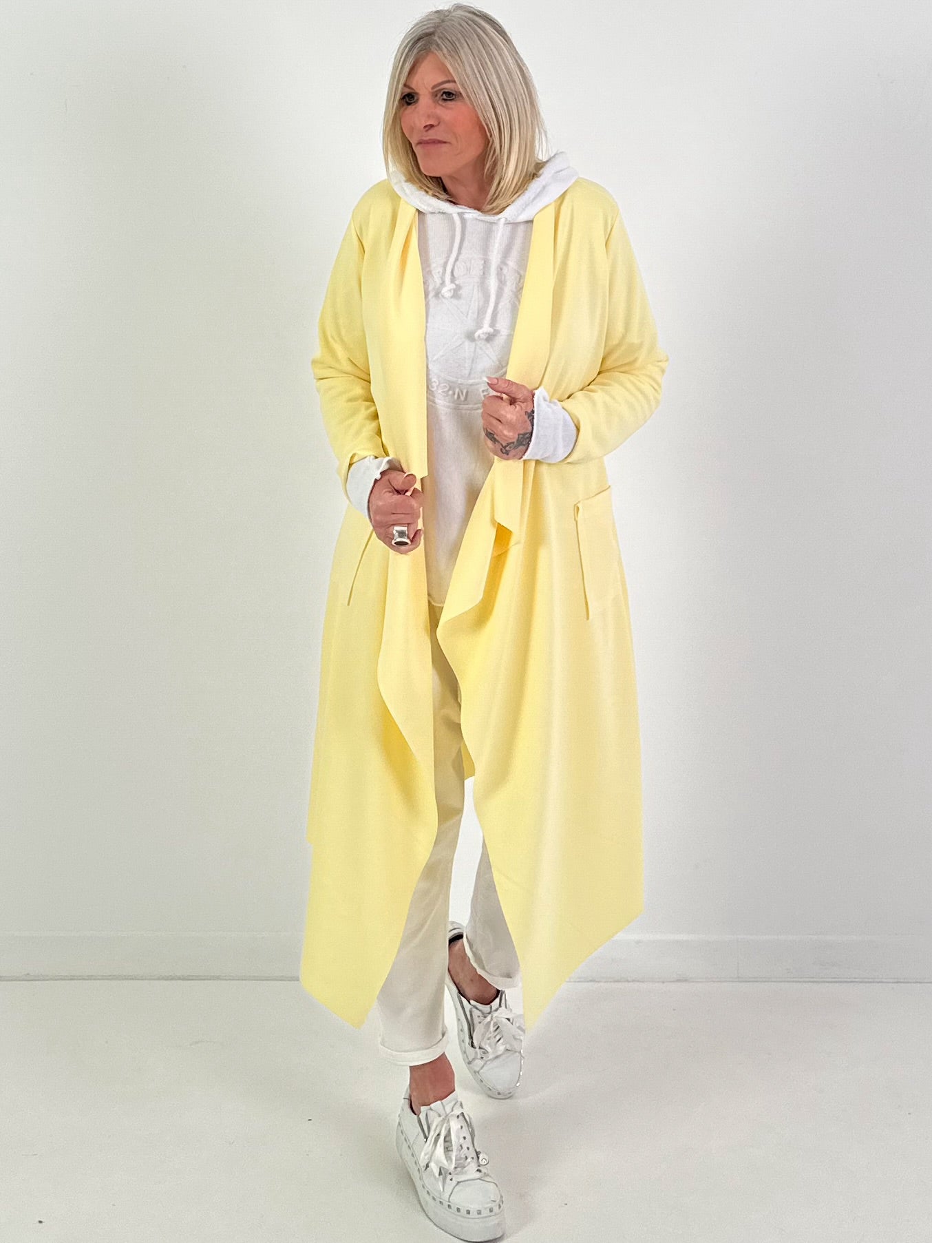 Mantel Modell "Velvet Breeze" - gelb