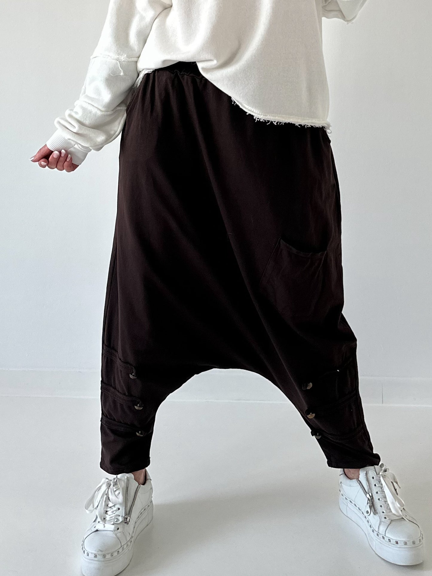 Haremhose mit Knopfdetails - mokka