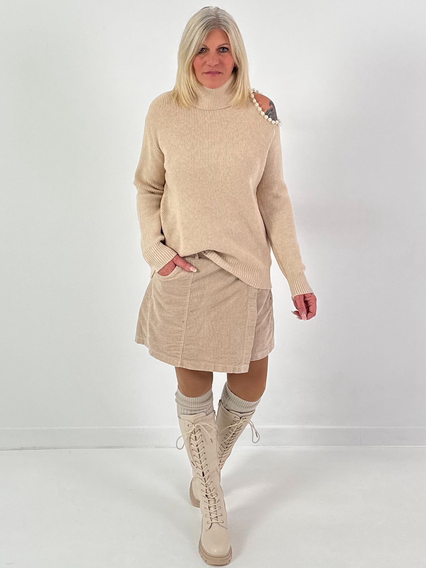 Rock Shorts Modell "Skorty" - beige