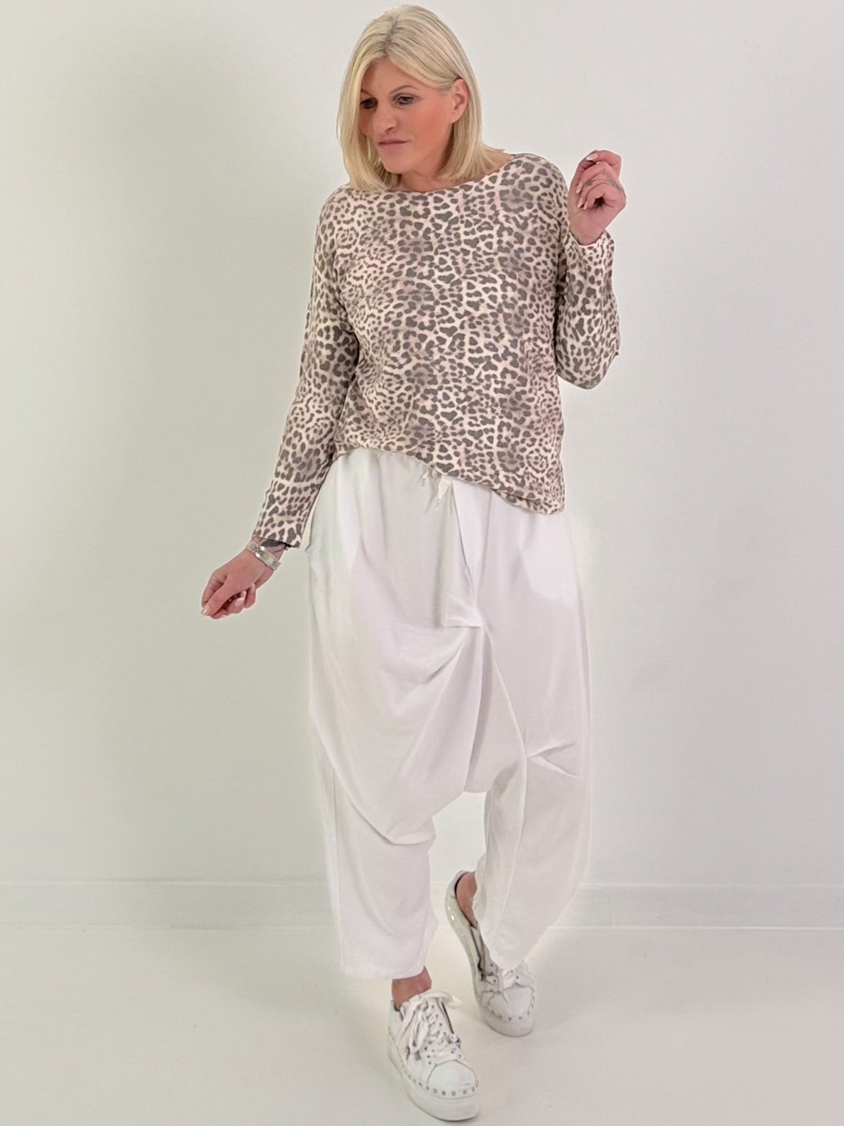 Feinstrick Pulli mit Leo Muster - beige-braun